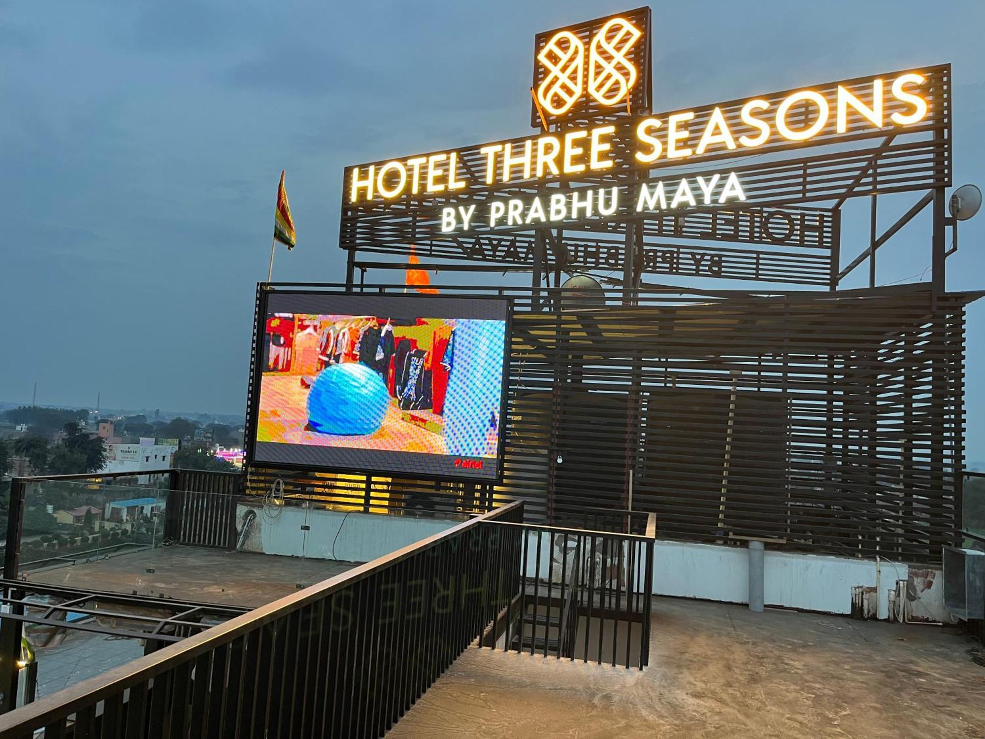 Hotel Three Seasons วรินดาวัน ภายนอก รูปภาพ