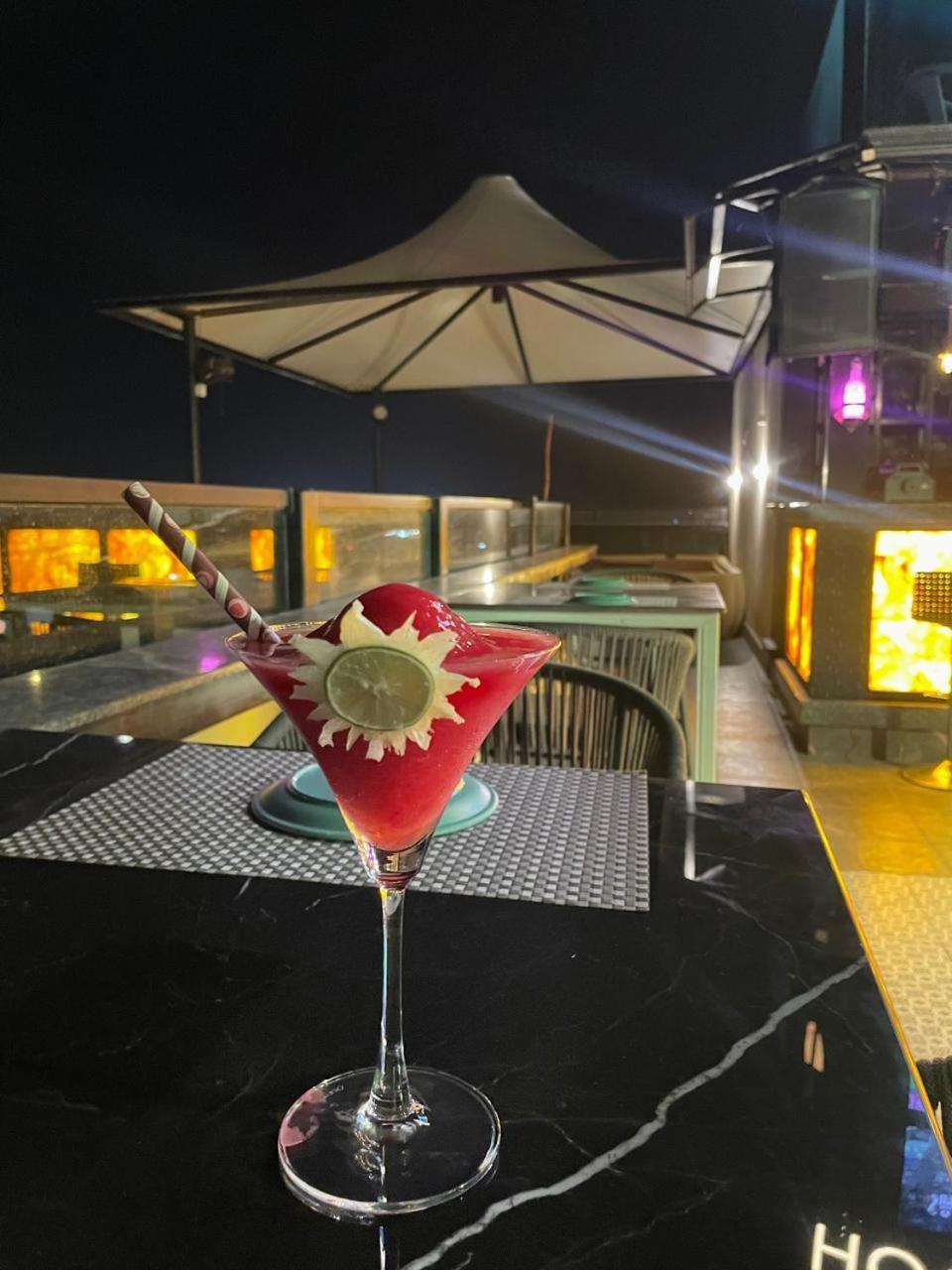 Hotel Three Seasons วรินดาวัน ภายนอก รูปภาพ